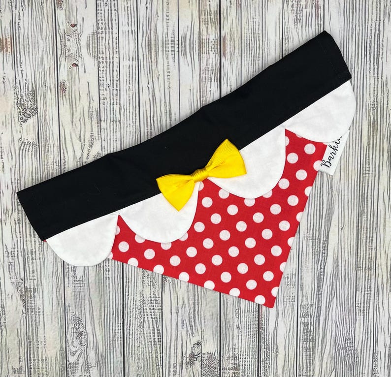 Classic Minnie Over the Collar Dog Bandana